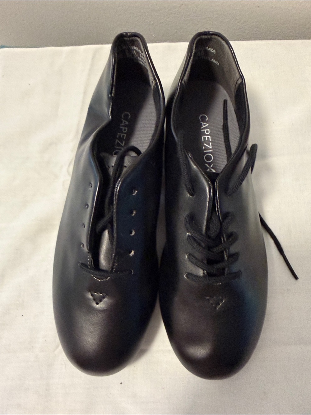 Capezio Tele Tone Black size youth 2 M  man made Tap / dance Shoes   Lace up